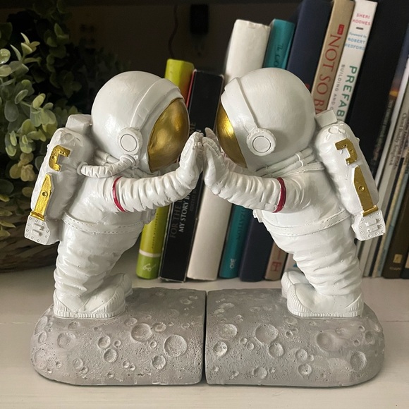 Astronaut Polyresin Weighted Bookends Playful Space - Picture 8 of 14